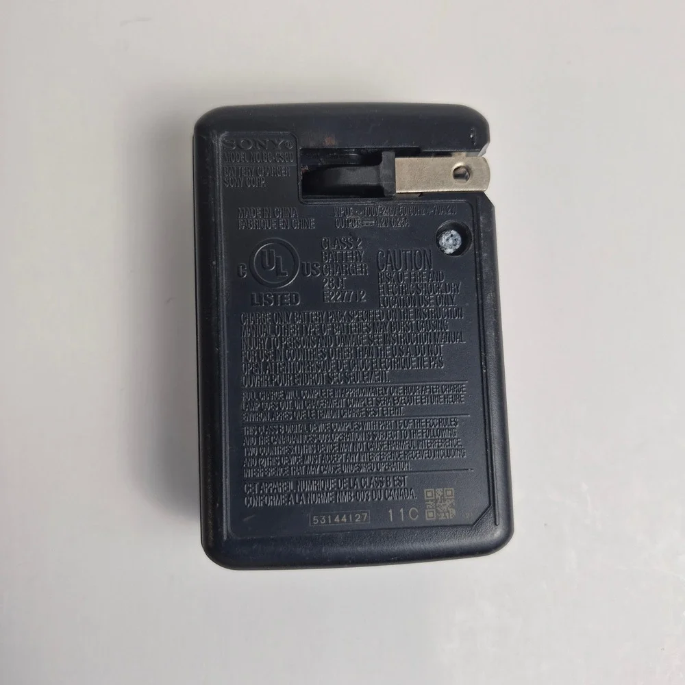 Sony BC-CSGD Battery Charger for G Type Lithium Ion Batteries Black